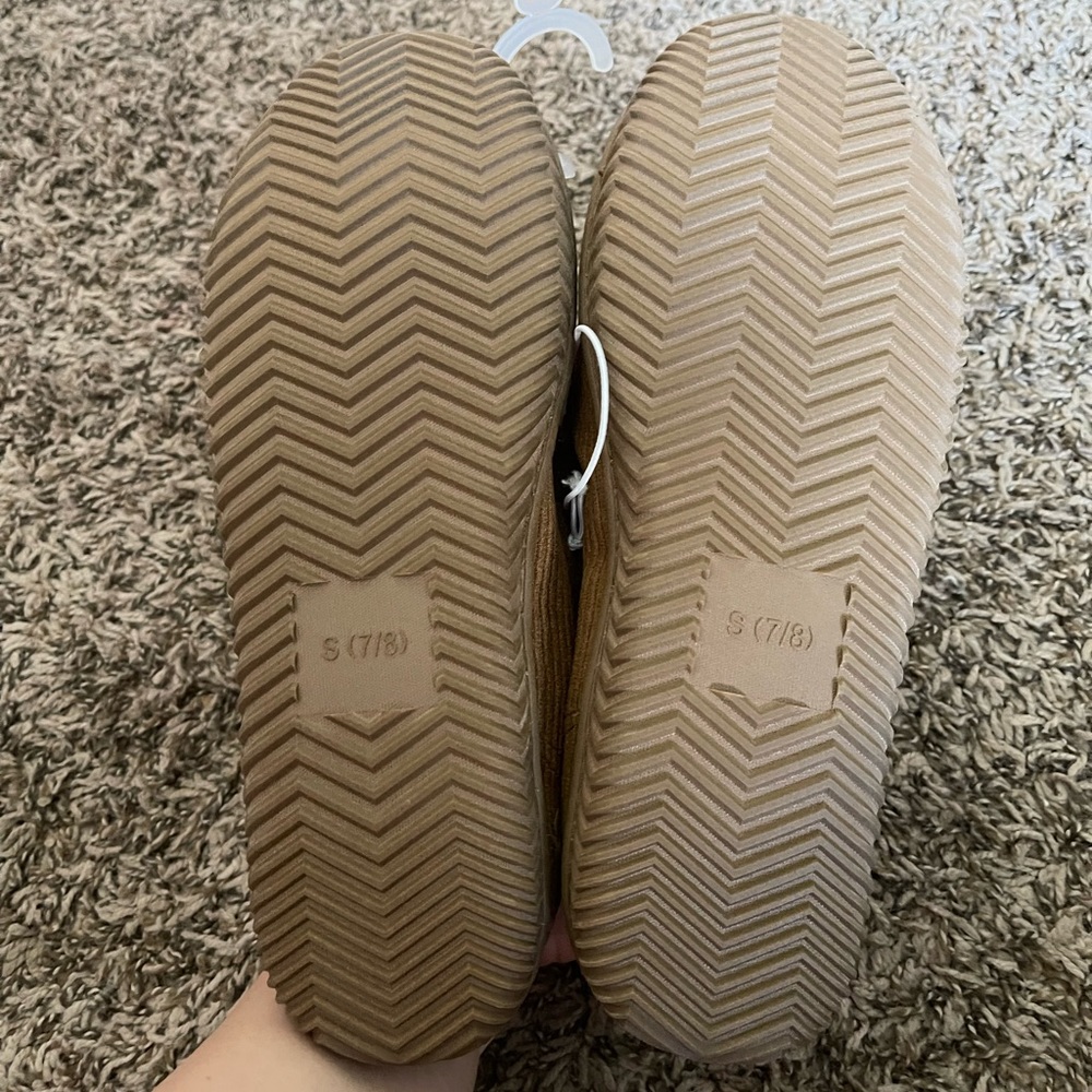 Goodfellow & Co Men’s Slippers - Picture 4 of 4